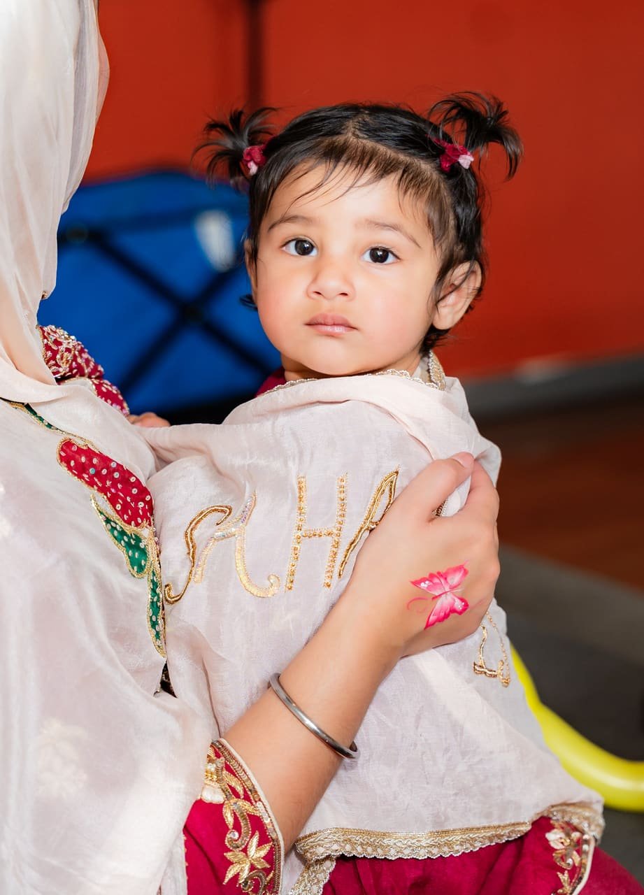 Birthday at restaurant, face painting, photo 9 of 10