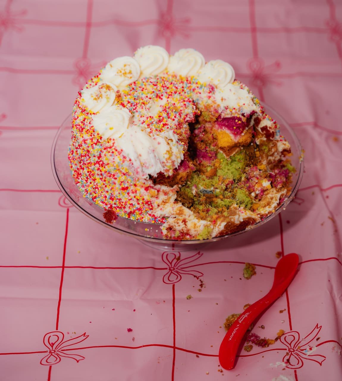 Cake smash, home studio, photo 7 of 11