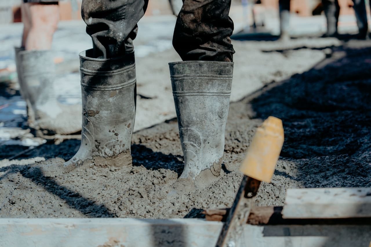 Construction, concrete pour, photo 9 of 13