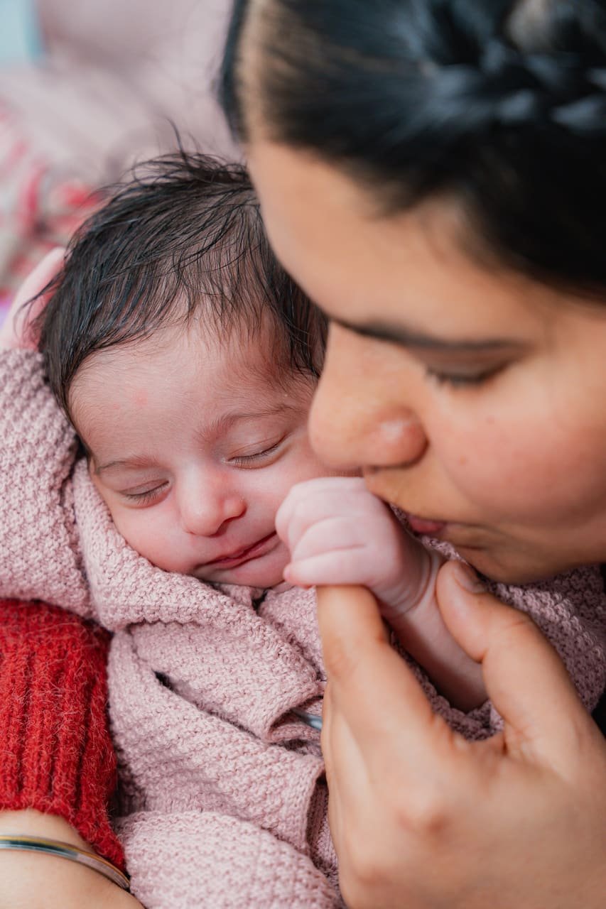 Newborn at home, photo 10 of 18